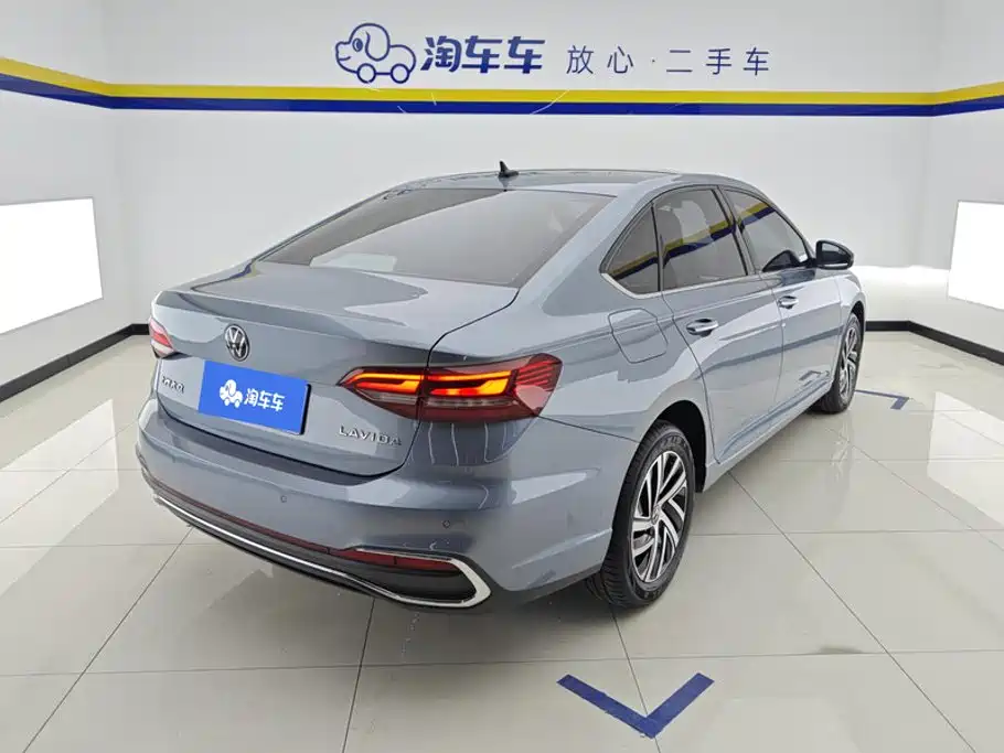 Volkswagen Lavida — миниатюра 3