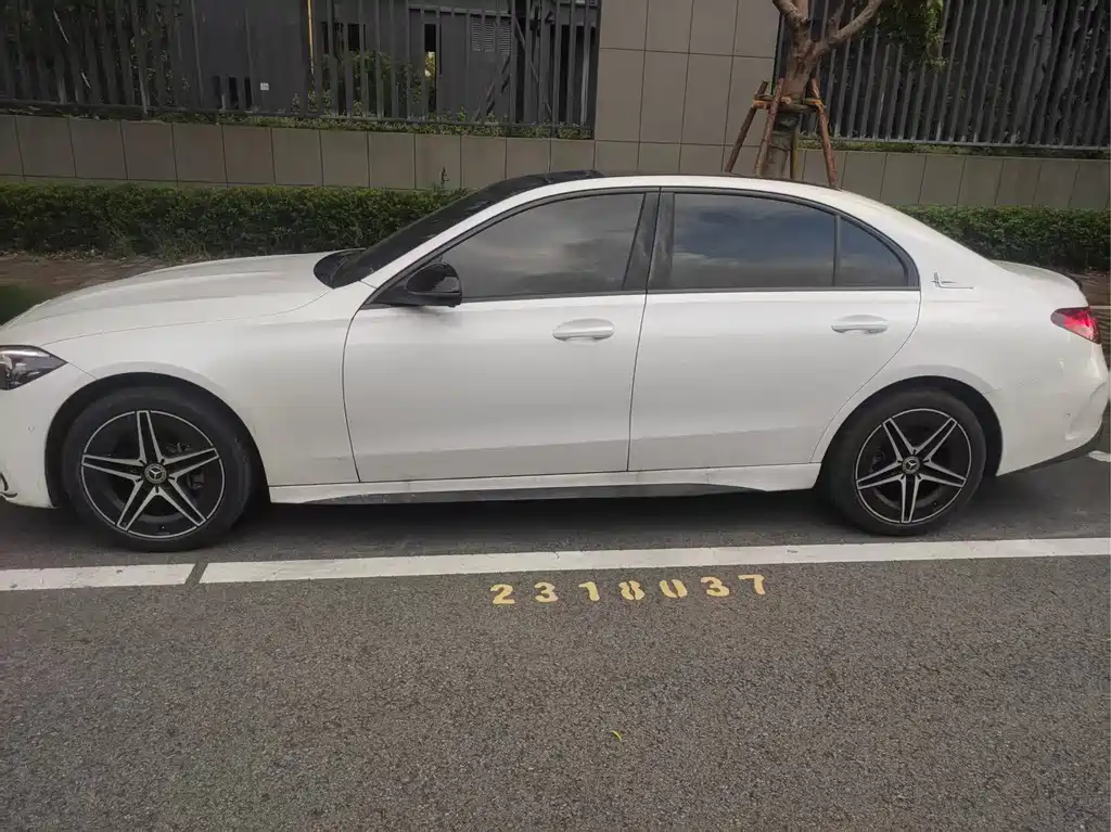 Mercedes-Benz C-Class — миниатюра 2