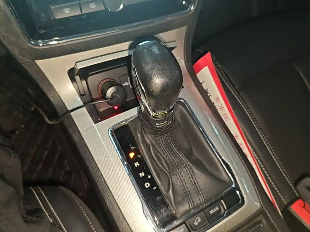 Roewe RX5 New Energy — миниатюра 14
