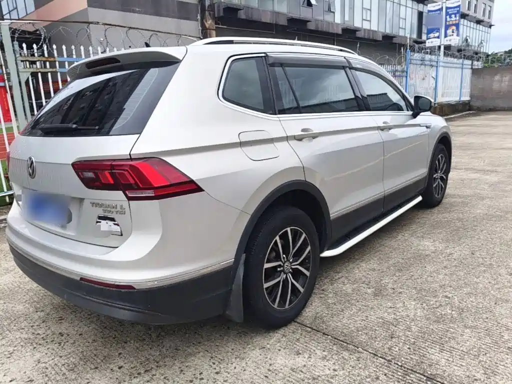 Volkswagen Tiguan L L 2017 330TSI AT Luxury