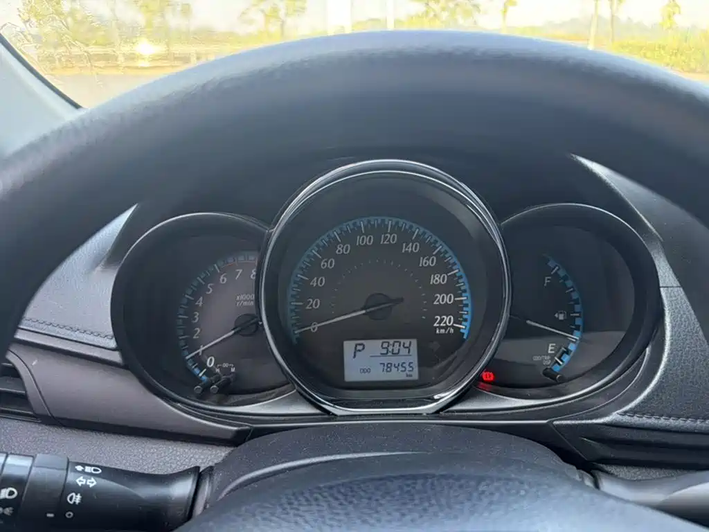 Toyota Yaris L — миниатюра 11