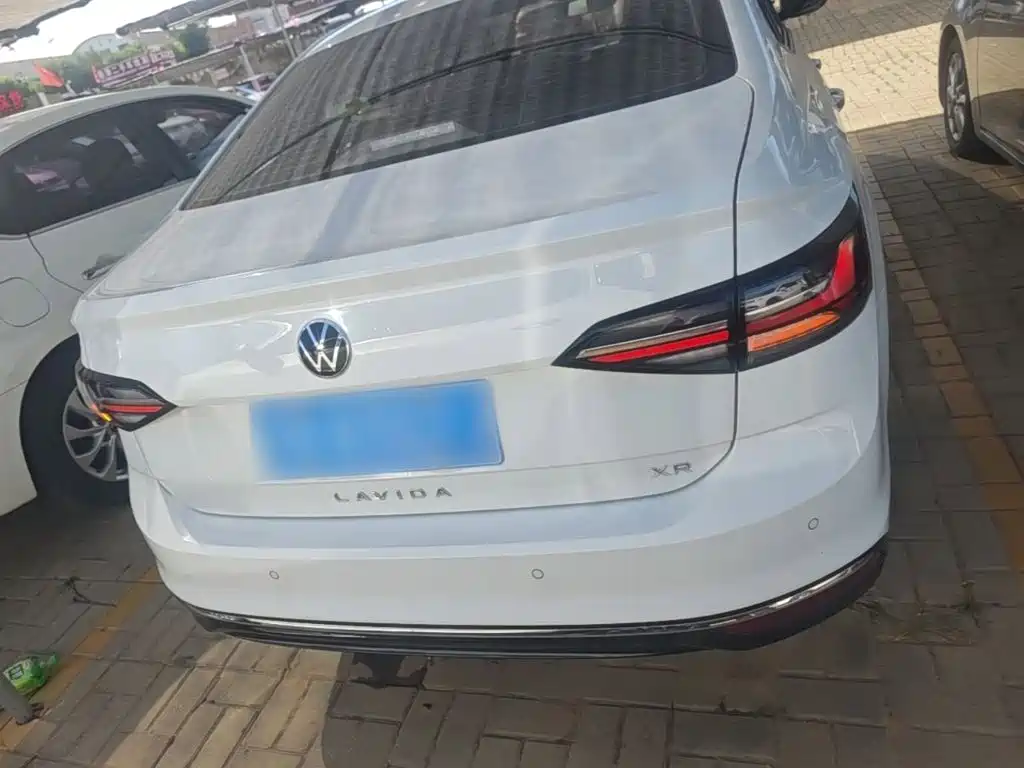 Volkswagen Lavida — миниатюра 6