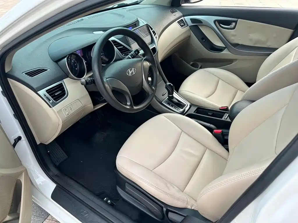 Hyundai Elantra Langdong — миниатюра 7