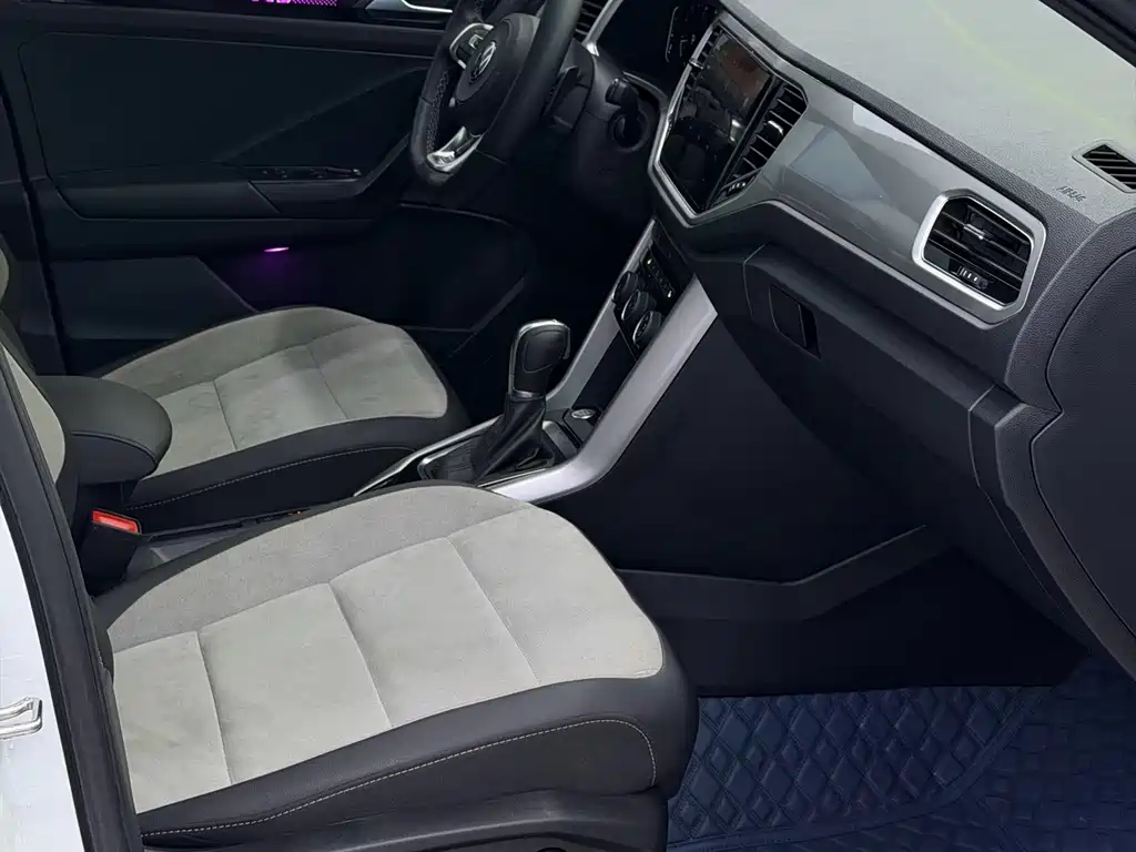 Volkswagen T-Roc — миниатюра 22