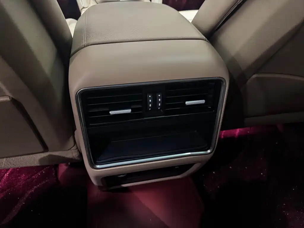 Porsche Cayenne — миниатюра 11