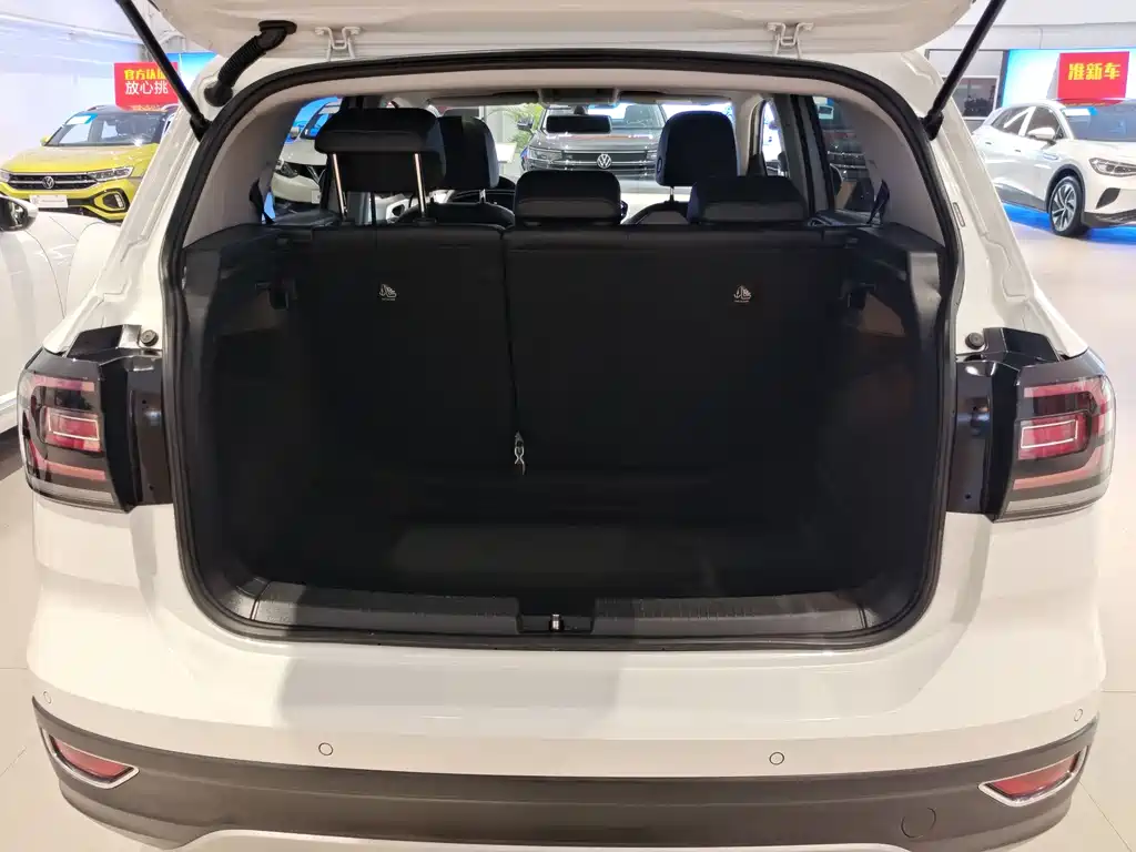 VOLKSWAGEN EXPLORING THE SHADOW