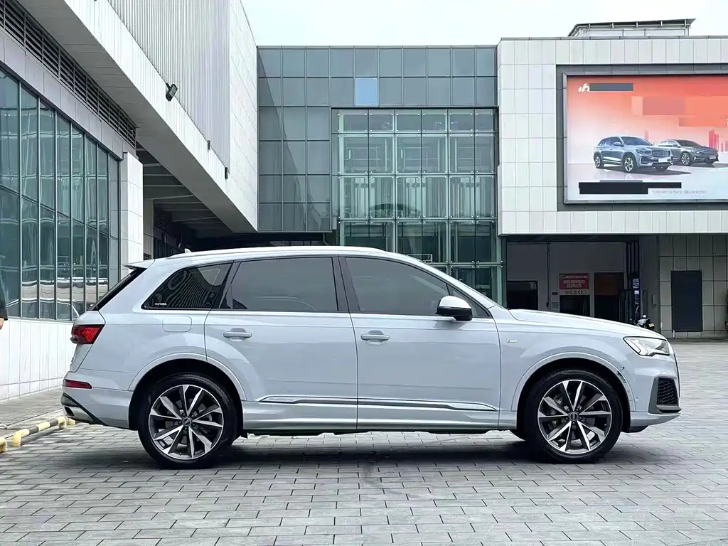 Audi Q7 2021 55 TFSI quattro S line Sport