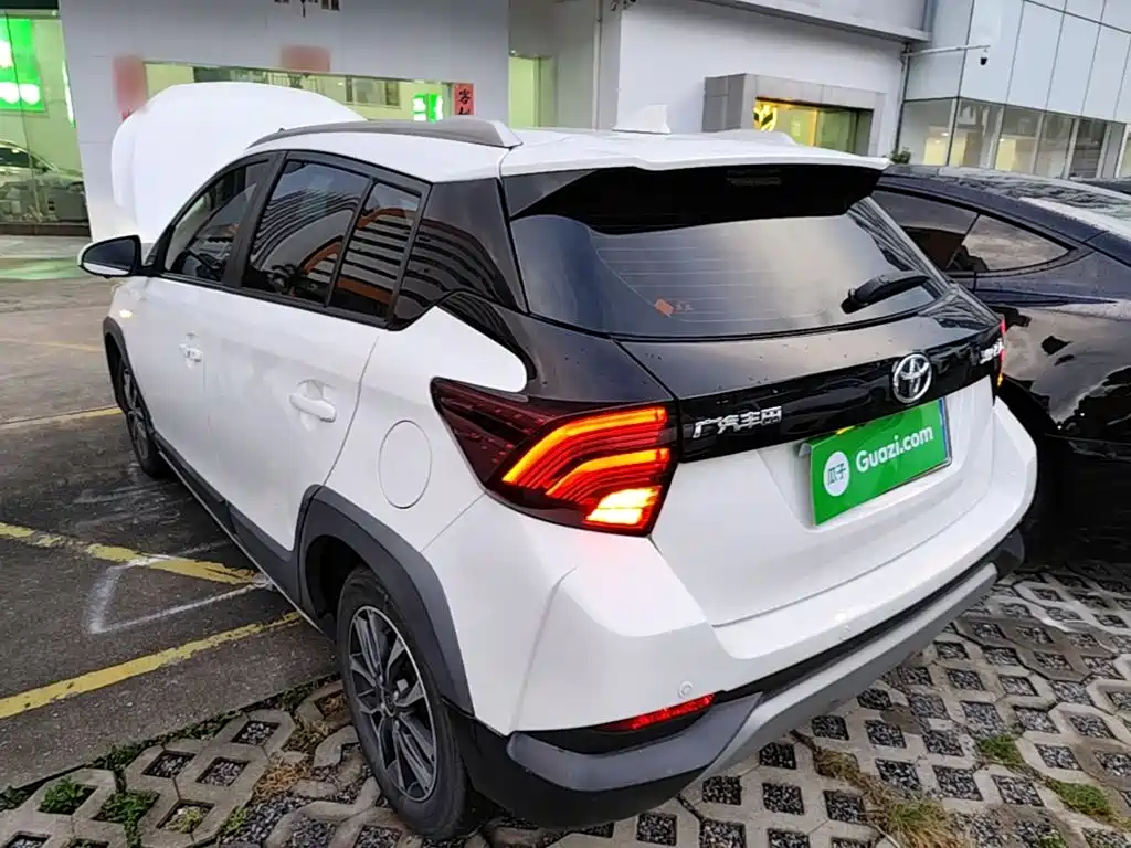 Toyota Yaris L — миниатюра 5