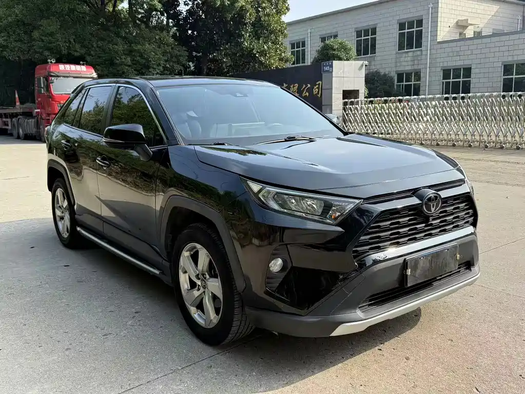 Toyota RAV4 — миниатюра 3