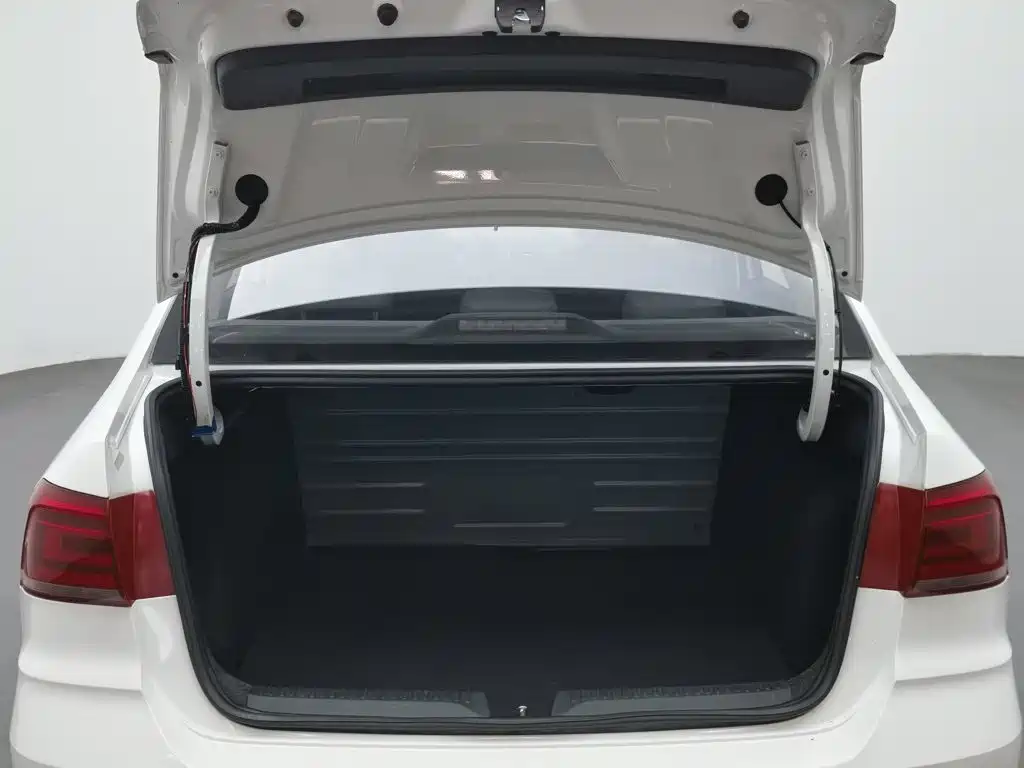 Volkswagen Santana — миниатюра 16