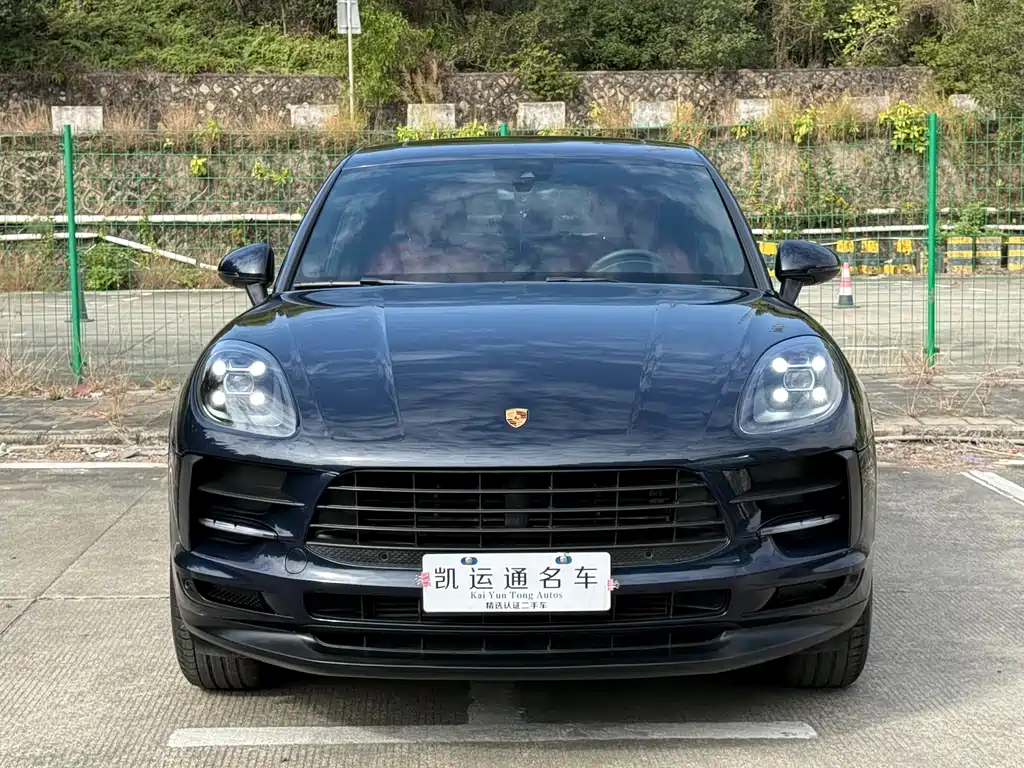 Porsche Macan 2021
