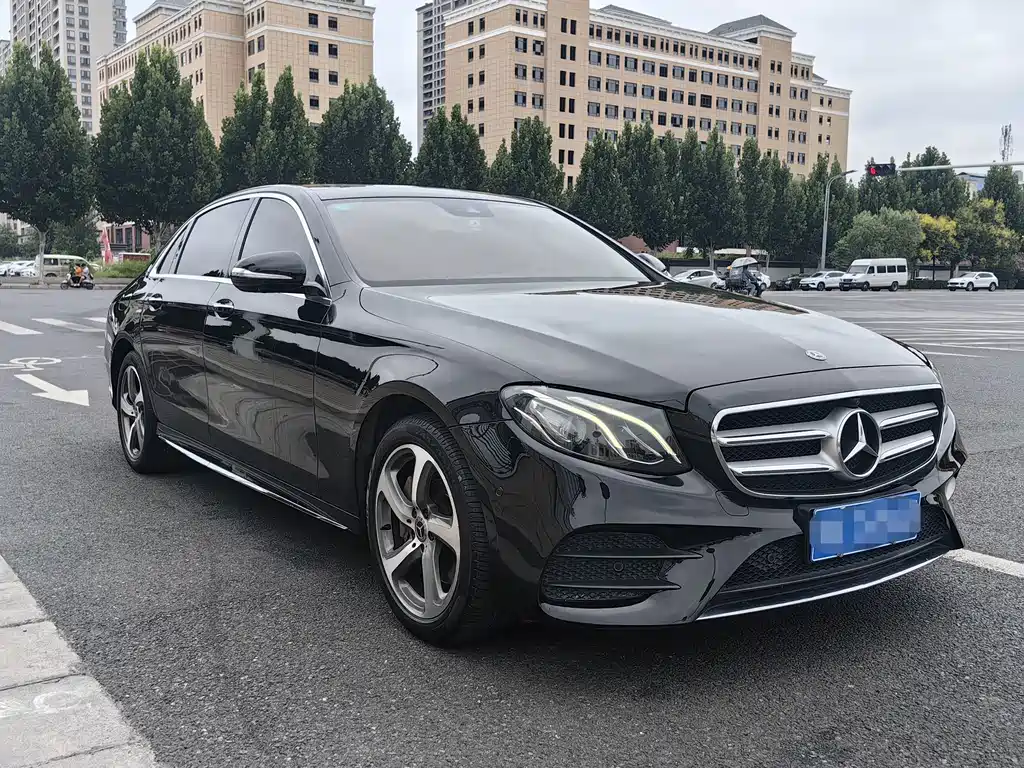 Mercedes-Benz E-Class — миниатюра 2
