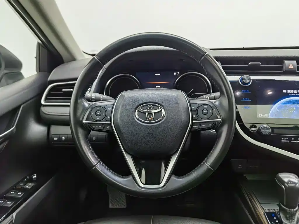 Toyota Camry — миниатюра 11