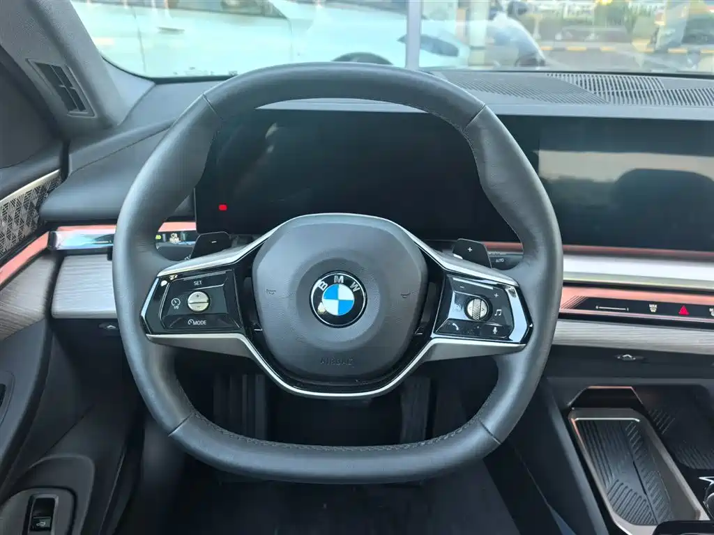BMW 5 Series — миниатюра 15