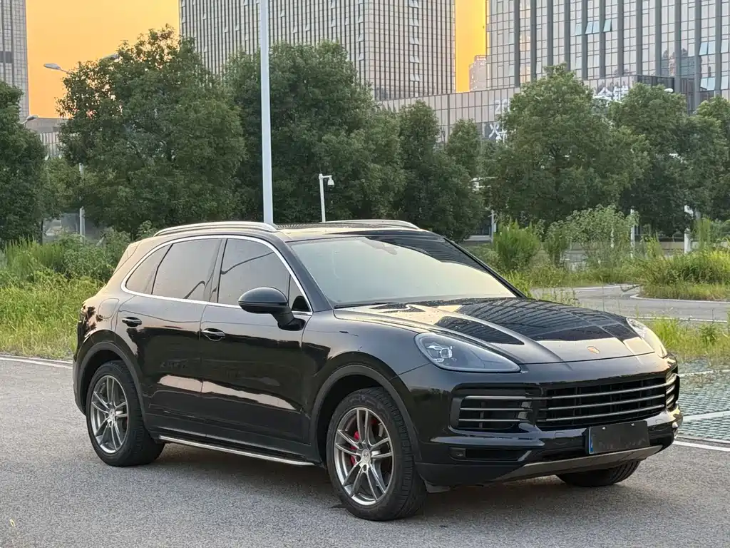 Porsche Cayenne — миниатюра 3