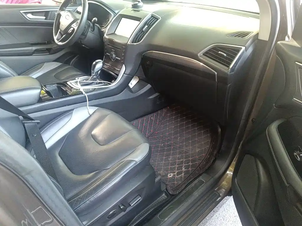 Ford Edge — миниатюра 19