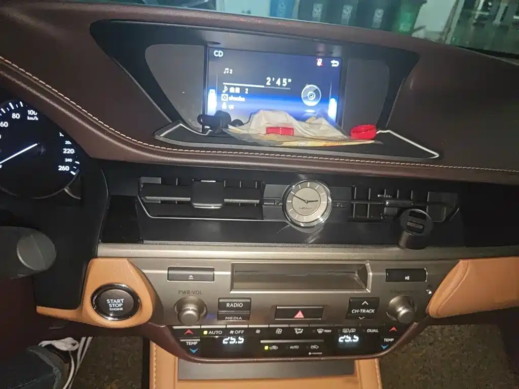 Lexus ES — миниатюра 6