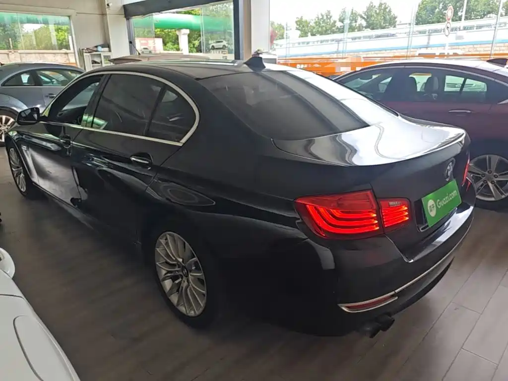 BMW 5 Series — миниатюра 5