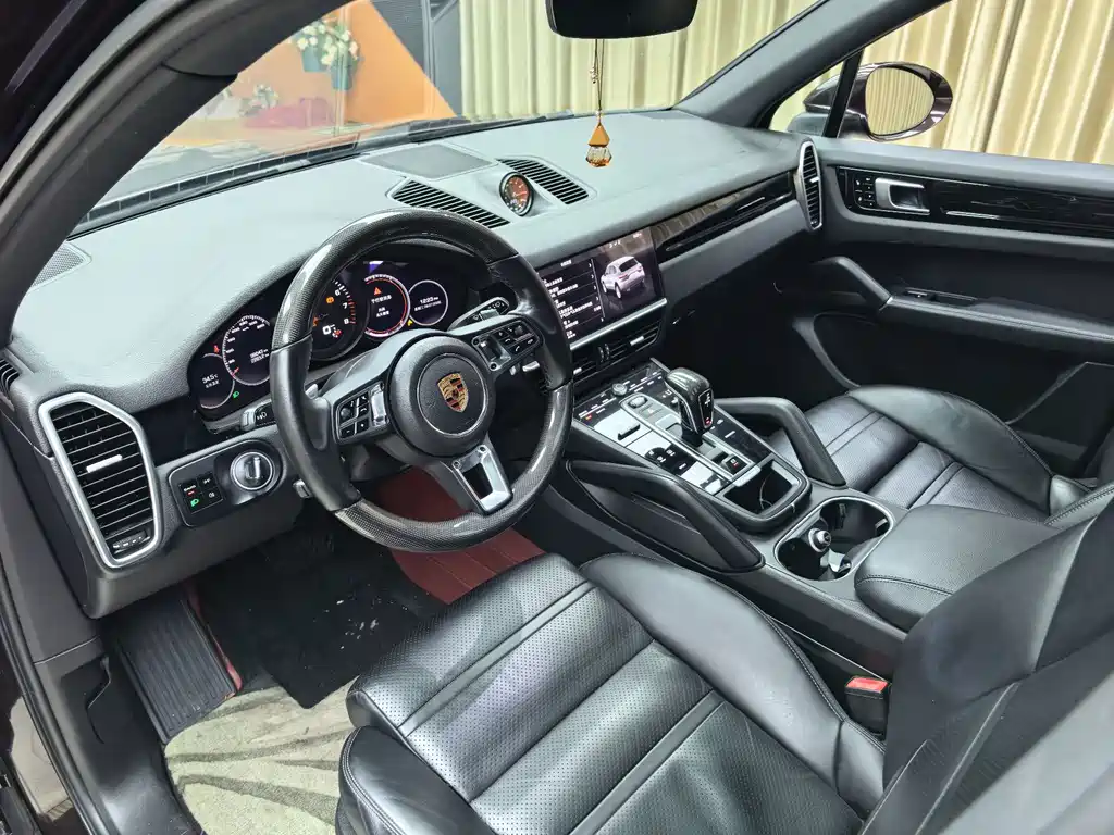 Porsche Cayenne — миниатюра 5
