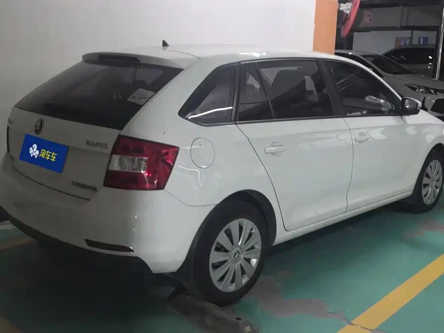 Skoda Rapid Spaceback — миниатюра 3