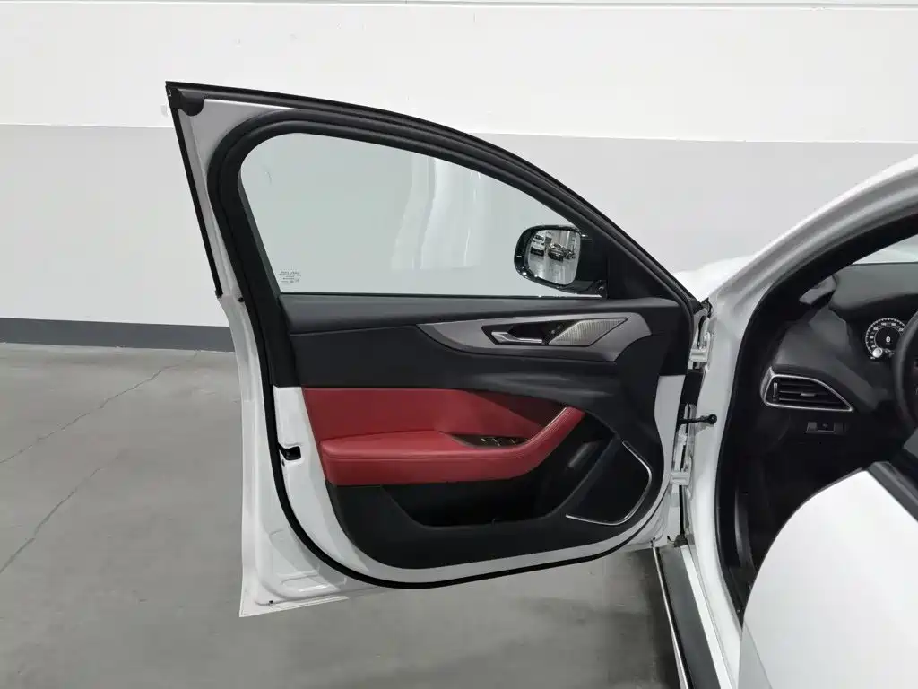 Jaguar XEL — миниатюра 8