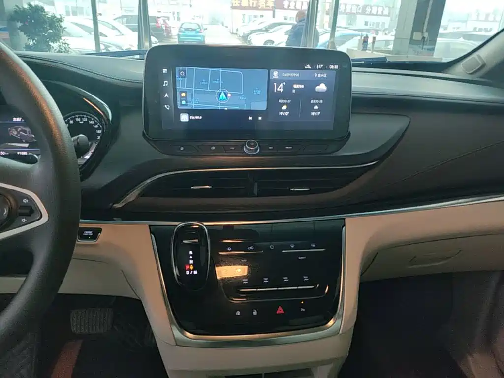 Buick GL8 — миниатюра 13