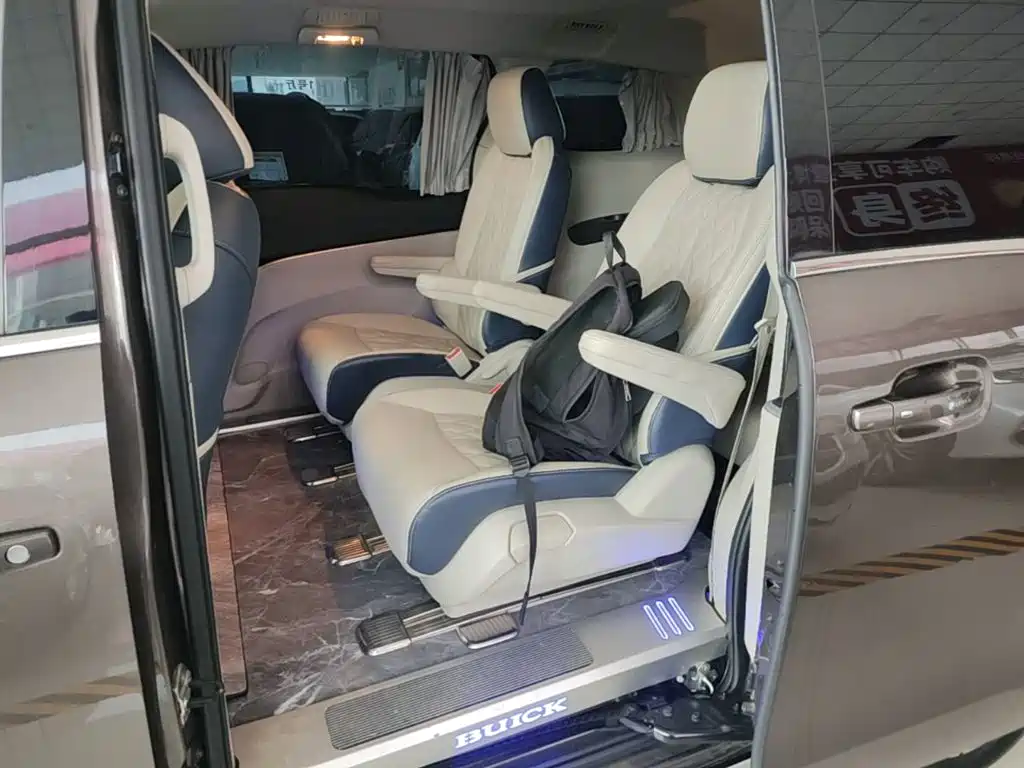 Buick GL8 — миниатюра 17