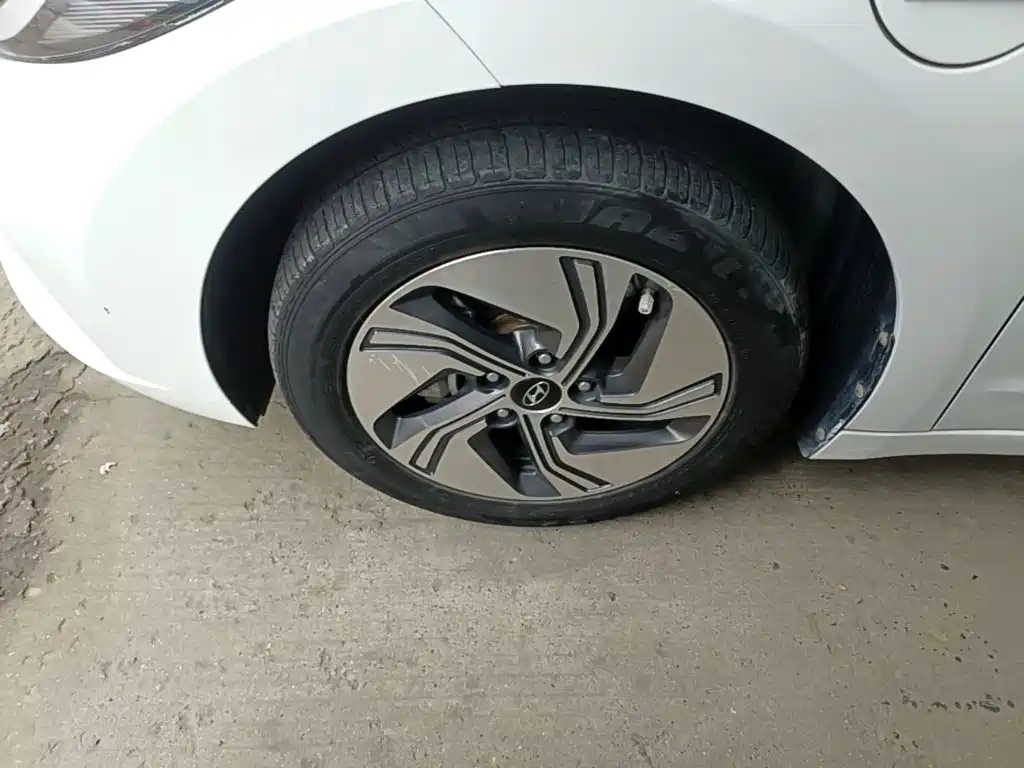 Hyundai Elantra PHEV — миниатюра 23