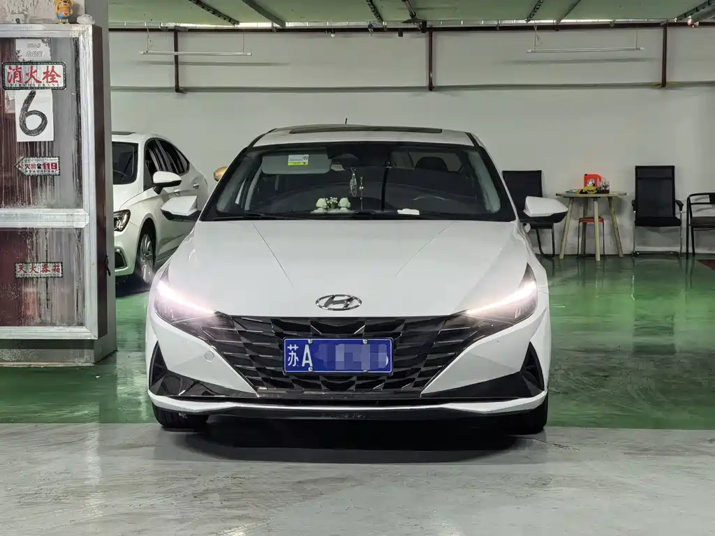 Hyundai Elantra — миниатюра 2