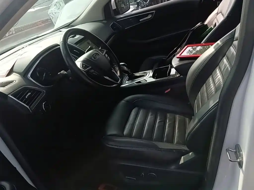 Ford Edge — миниатюра 15