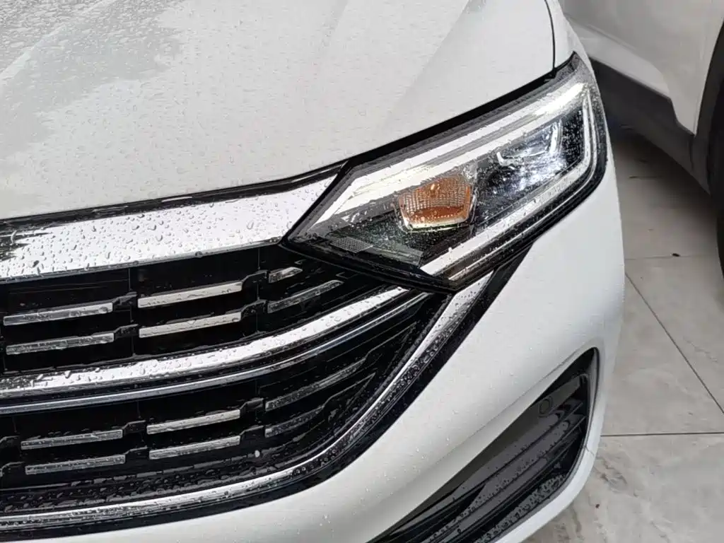 Volkswagen Sagitar — миниатюра 24