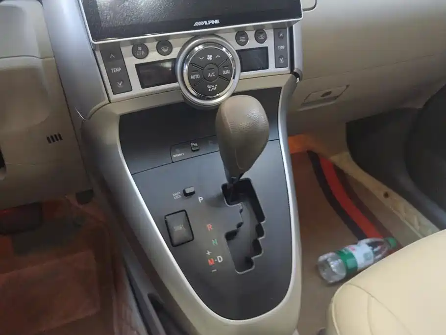 Toyota Verso — миниатюра 16