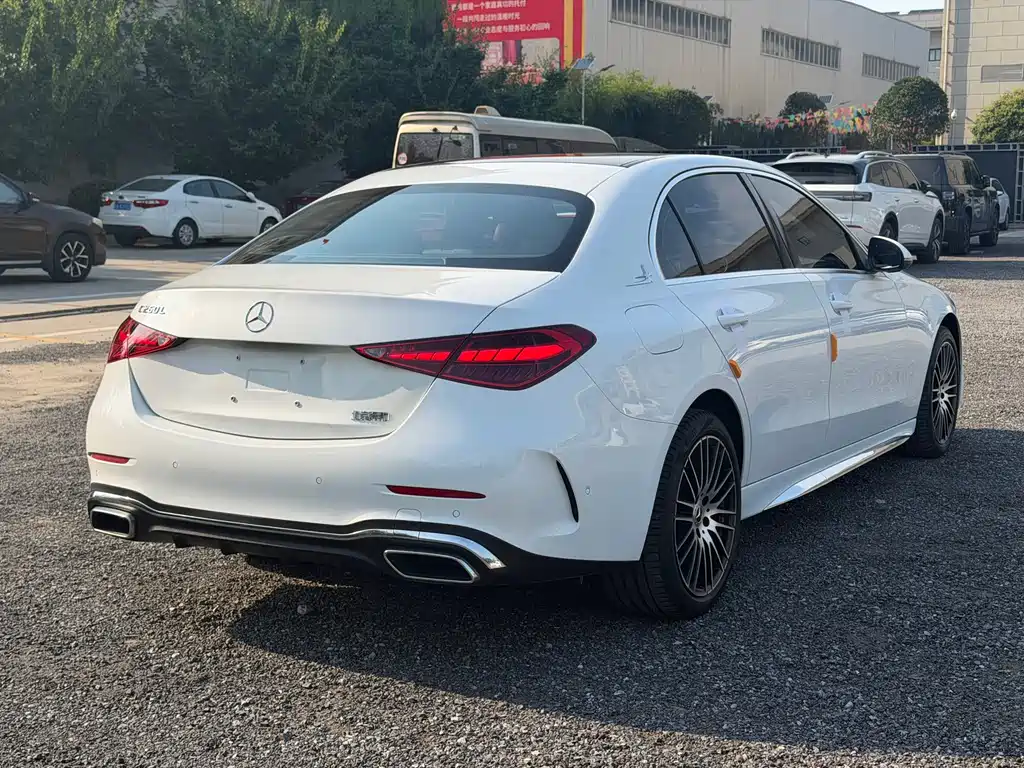Mercedes-Benz C-Class — миниатюра 5