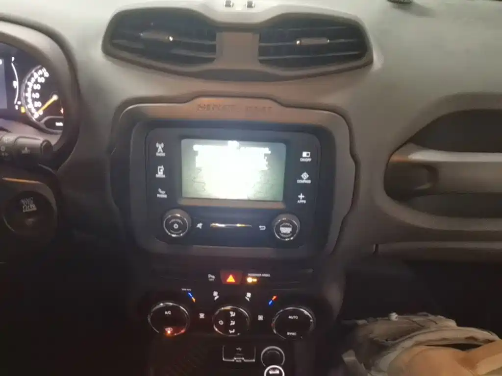 Jeep Renegade — миниатюра 13