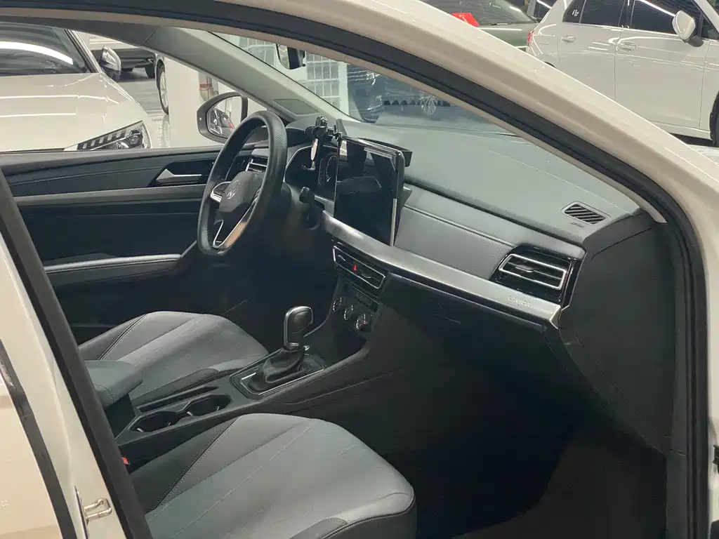 Volkswagen Lavida — миниатюра 6