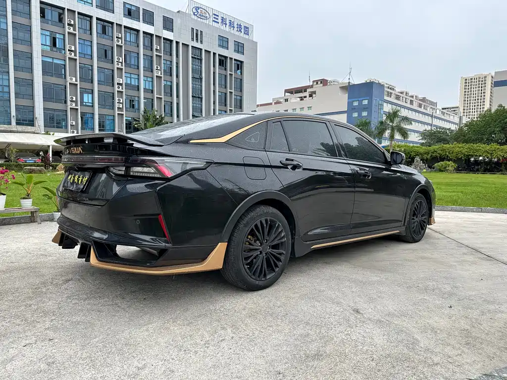 DONGFENG YI HYUN MAX