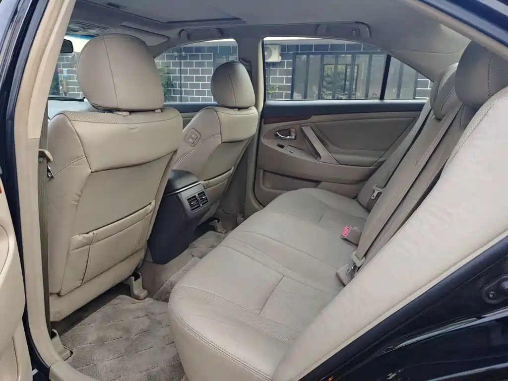 Toyota Camry — миниатюра 10
