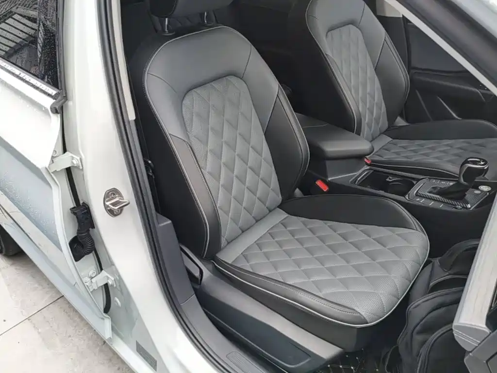 Volkswagen Sagitar — миниатюра 25
