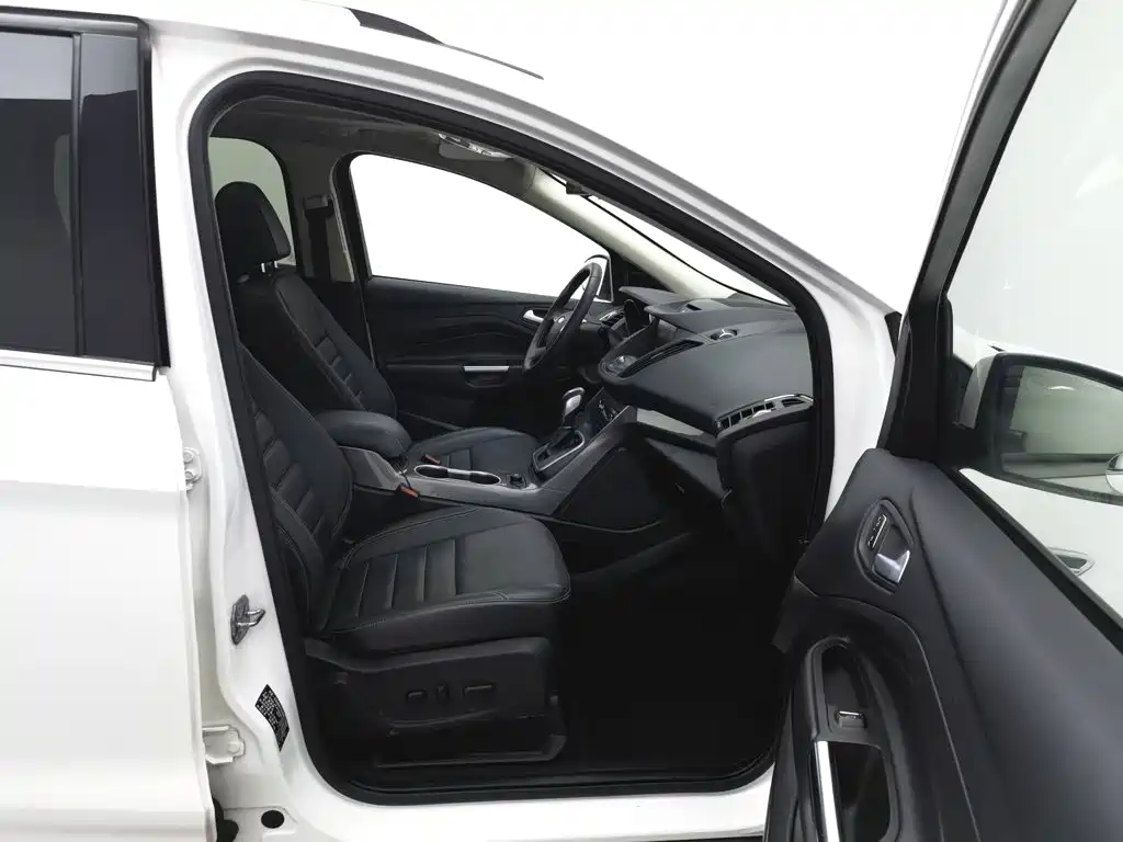 Ford Kuga — миниатюра 23