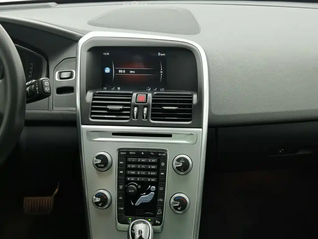 Volvo XC60 — миниатюра 12