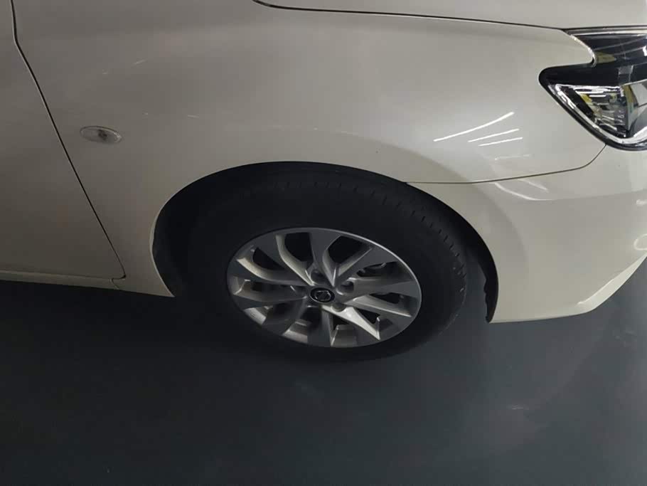 Nissan Sylphy 1.6 л 2023 г. Белый, пробег 39100 км