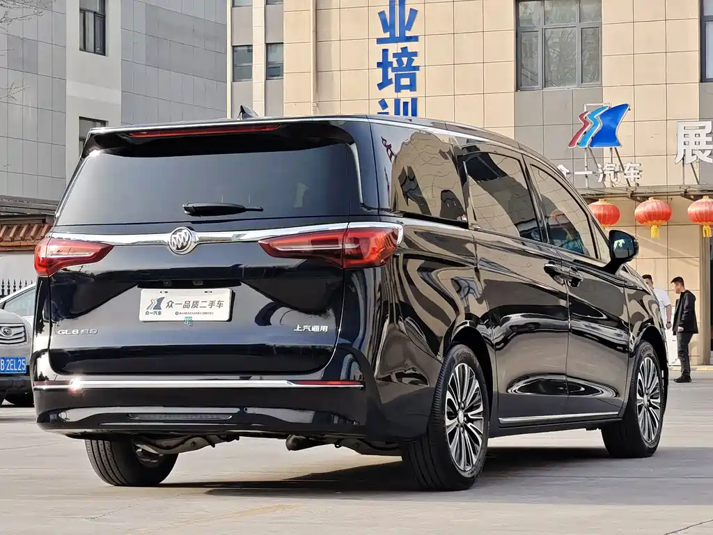 Buick GL8 — миниатюра 7