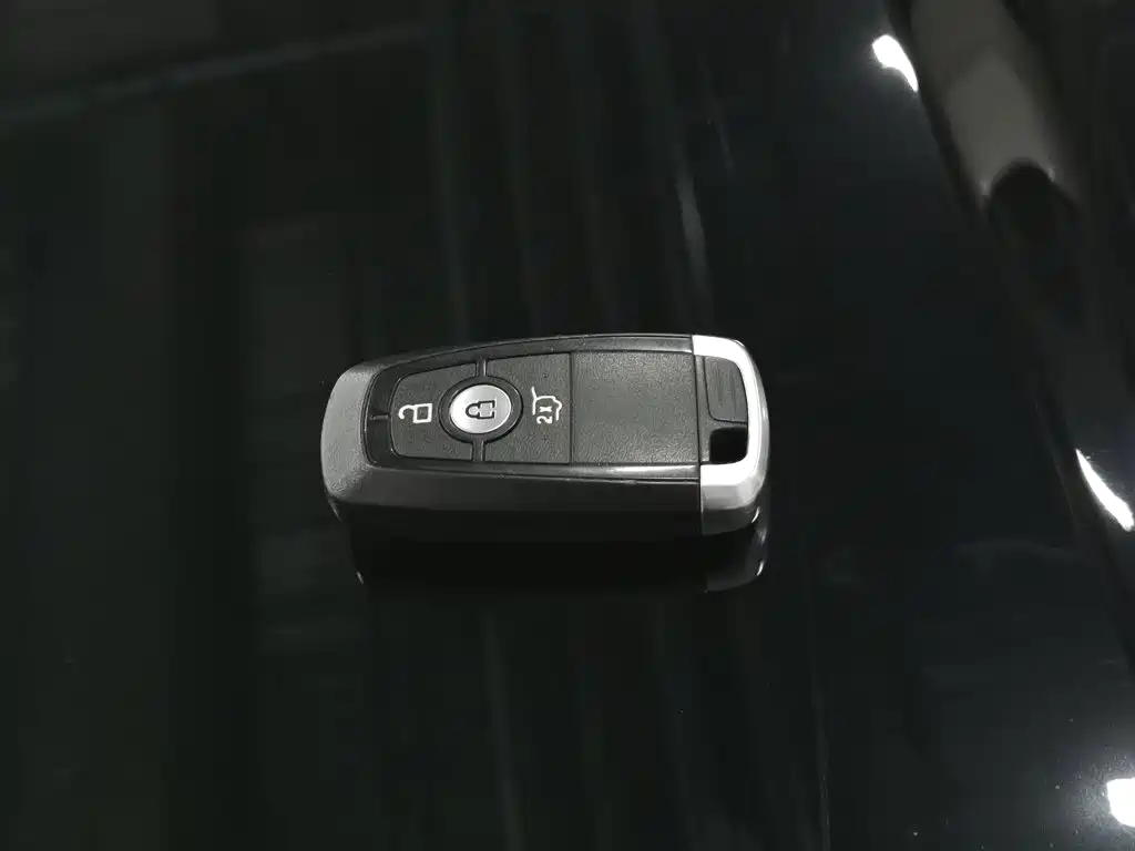 Ford Explorer — миниатюра 19