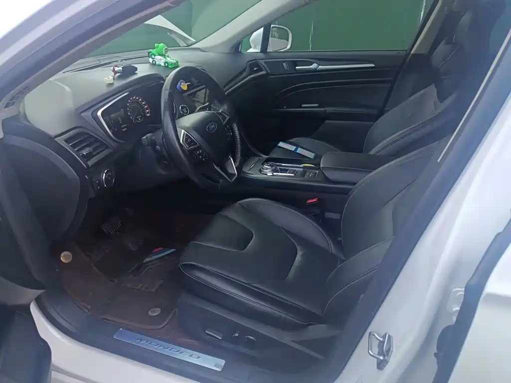 Ford Mondeo — миниатюра 8