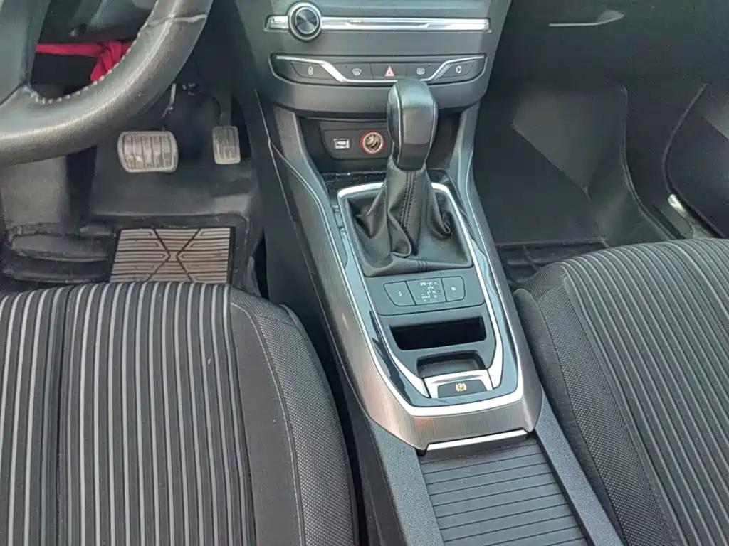 Peugeot 408 — миниатюра 14