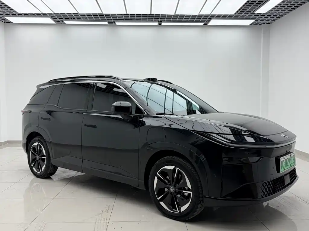 Toyota bZ3X - фото 3