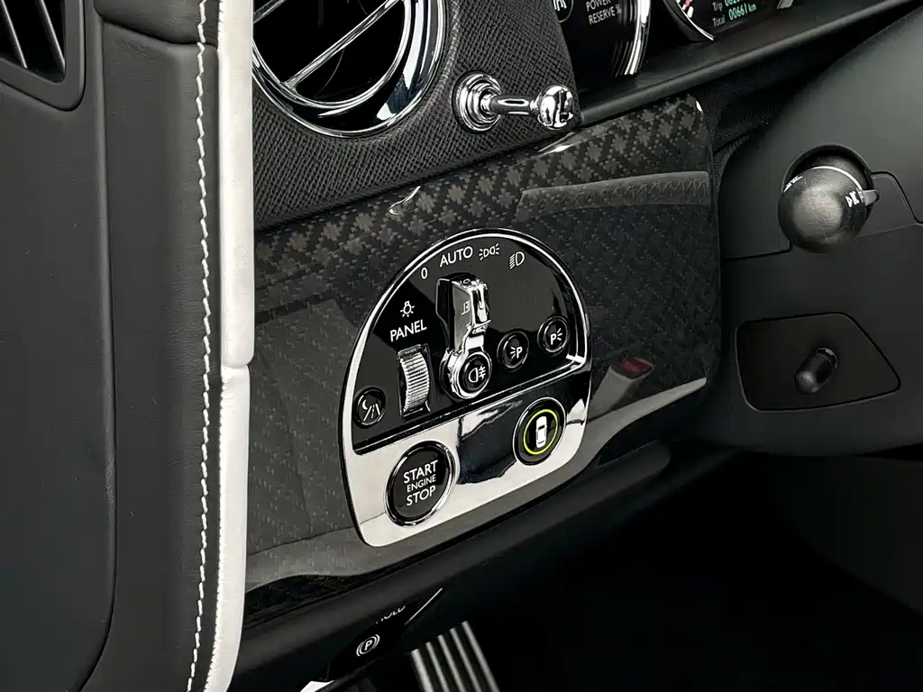 Rolls-Royce Cullinan — миниатюра 12