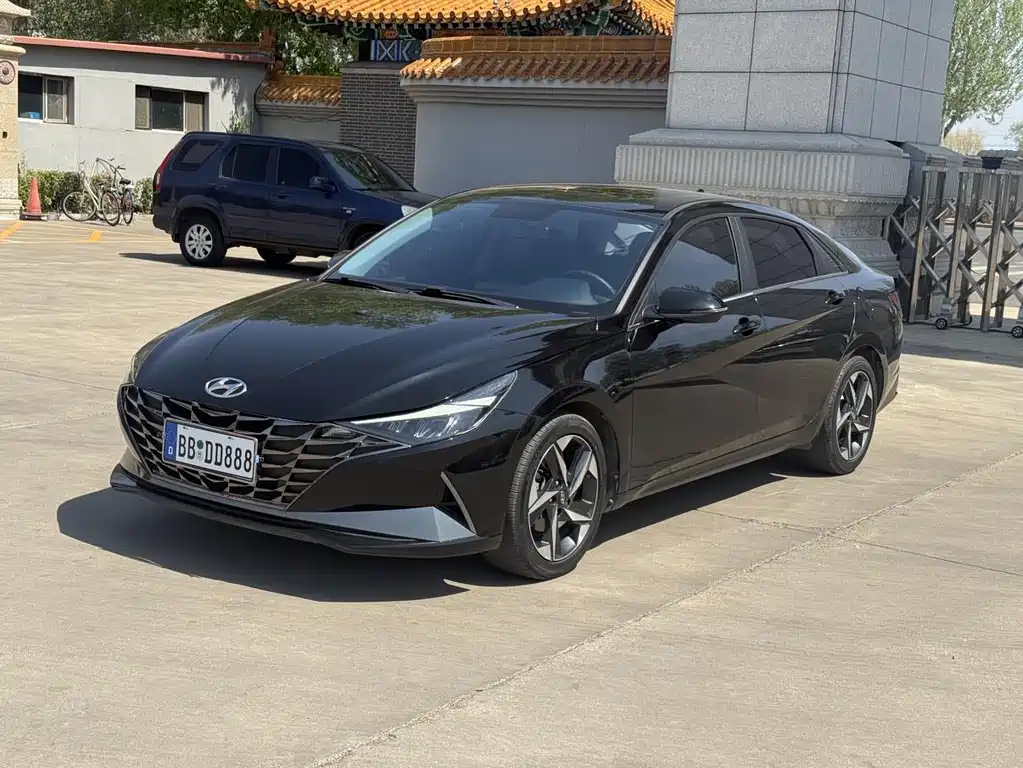 Hyundai Elantra 2022