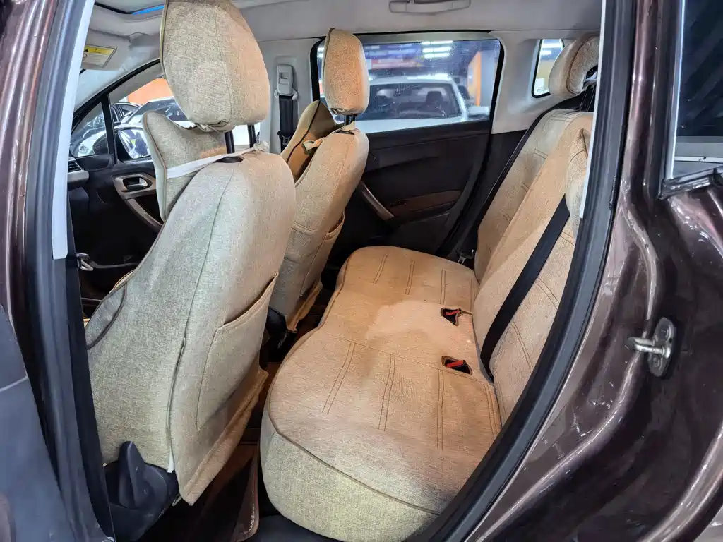 Peugeot 2008 2014 1.6L AT Fashion
