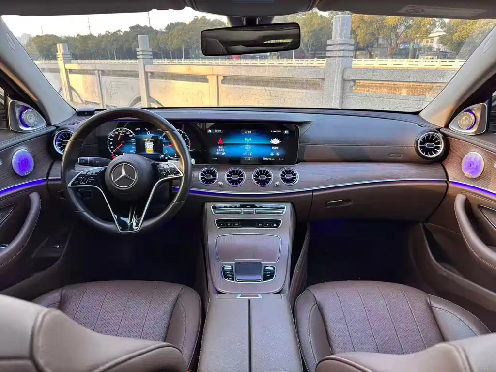 MERCEDES-BENZ E CLASS